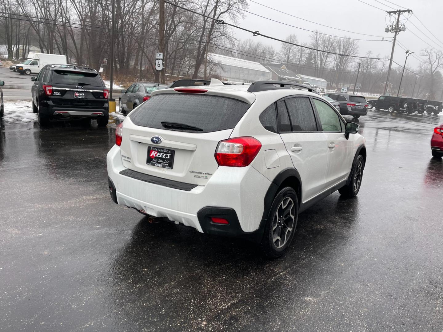 2017 White /Black Subaru Crosstrek 2.0i Limited PZEV CVT (JF2GPANC4HH) with an 2.0L I4 DOHC 16V engine, Automatic transmission, located at 11115 Chardon Rd. , Chardon, OH, 44024, (440) 214-9705, 41.580246, -81.241943 - Photo#5